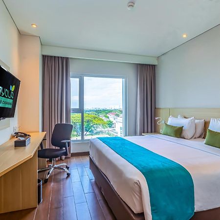 Hotel Ayola Lippo Чикаранг Экстерьер фото