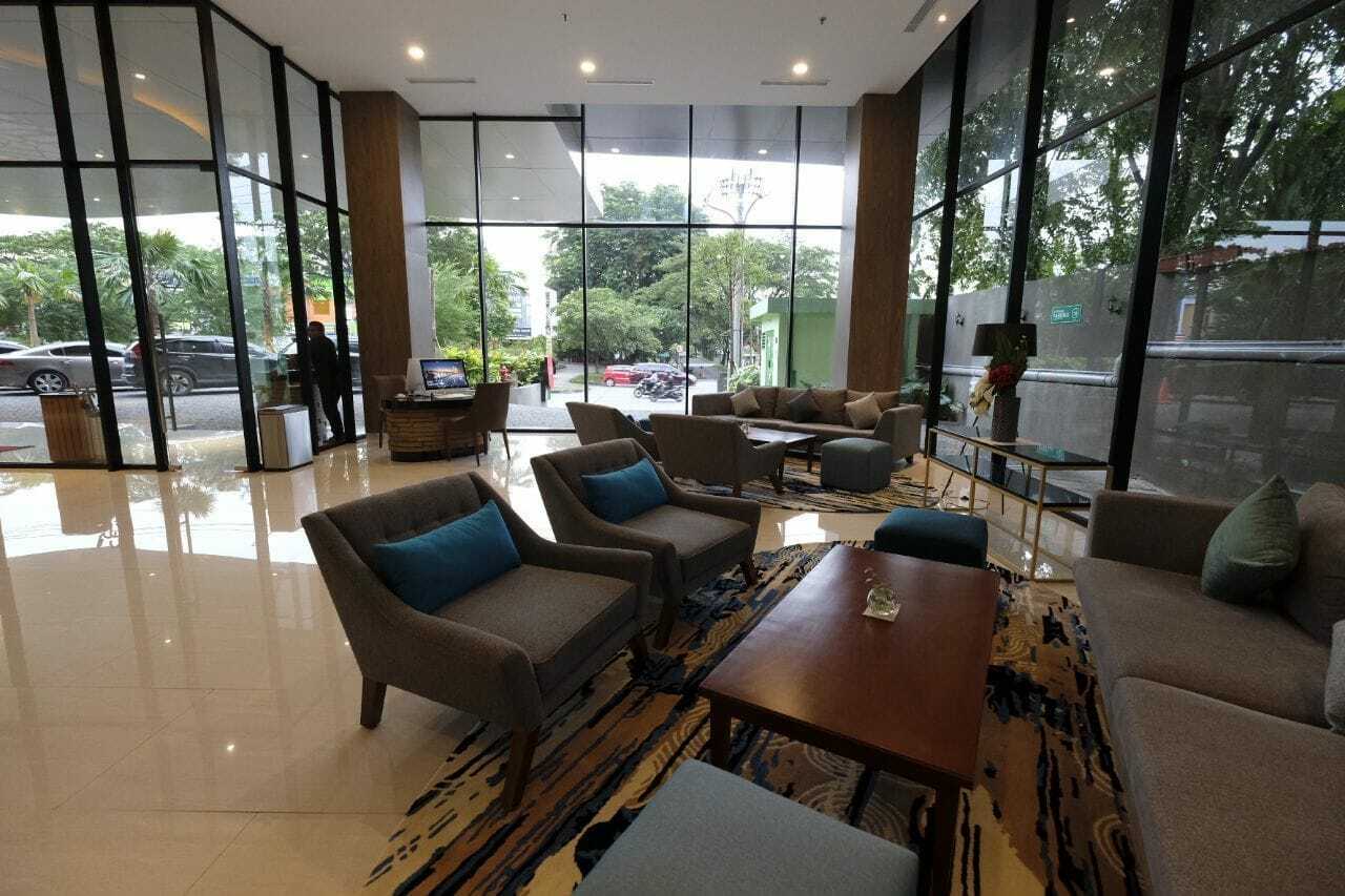 Hotel Ayola Lippo Чикаранг Экстерьер фото